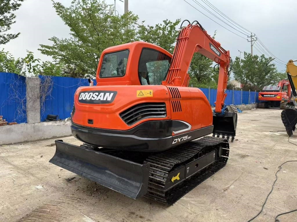 Doosan DX 75 - Excavadora de cadenas: foto 5 Doosan DX 75 - Excavadora de cadenas: foto 5