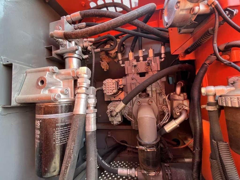 Hitachi ZX 160 - Excavadora de cadenas: foto 5 Hitachi ZX 160 - Excavadora de cadenas: foto 5