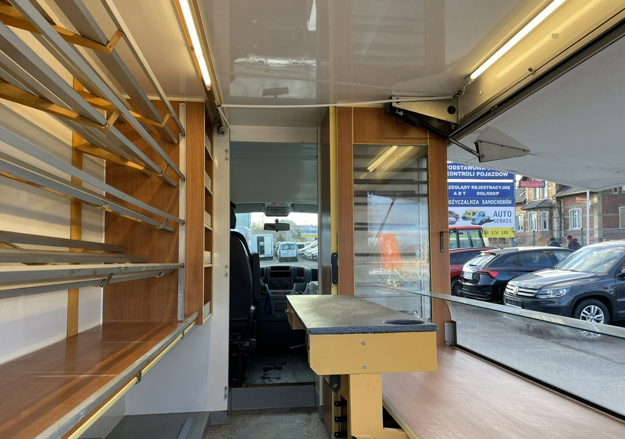 Fiat Ducato Autosklep pieczywa Gastronomiczny Food Truck Foodtruck sklep 2011 - Camión tienda: foto 4 Fiat Ducato Autosklep pieczywa Gastronomiczny Food Truck Foodtruck sklep 2011 - Camión tienda: foto 4