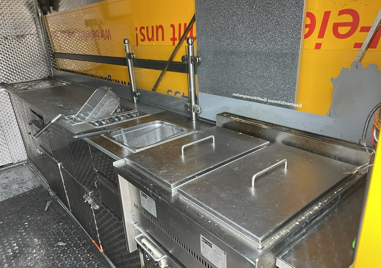 Fiat Ducato Ducato Autogrill Autosklep Foodtruck food truck Gastronomiczny 2018 - Camión tienda: foto 4 Fiat Ducato Ducato Autogrill Autosklep Foodtruck food truck Gastronomiczny 2018 - Camión tienda: foto 4