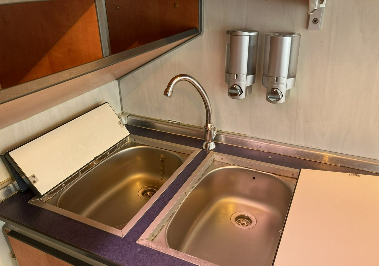 Remolque venta ambulante Inna Inny Autosklep wędlin Gastronomiczna food truck foodtruck sklep bar 2000: foto 8 Remolque venta ambulante Inna Inny Autosklep wędlin Gastronomiczna food truck foodtruck sklep bar 2000: foto 8