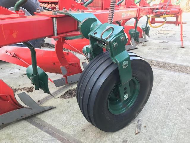 Vogel & Noot 6 schaar wentelploeg - Arado: foto 4 Vogel & Noot 6 schaar wentelploeg - Arado: foto 4