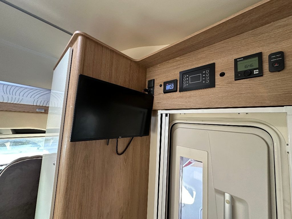 CI INTERNATIONAL HORON 95 M - Autocaravana capuchina: foto 5 CI INTERNATIONAL HORON 95 M - Autocaravana capuchina: foto 5