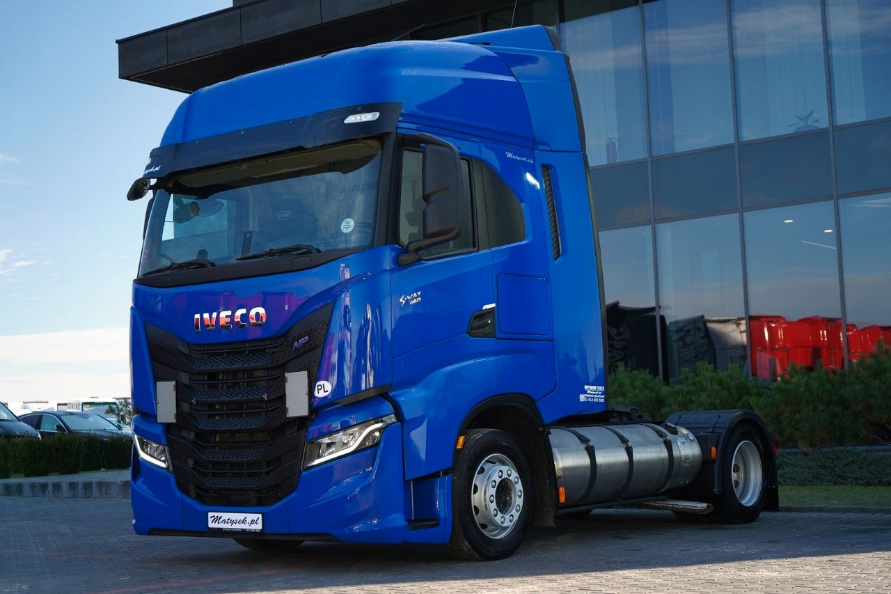 Iveco S-WAY / 460 / RETARDER / LNG / MEGA / LOW DECK - Cabeza tractora: foto 1 Iveco S-WAY / 460 / RETARDER / LNG / MEGA / LOW DECK - Cabeza tractora: foto 1