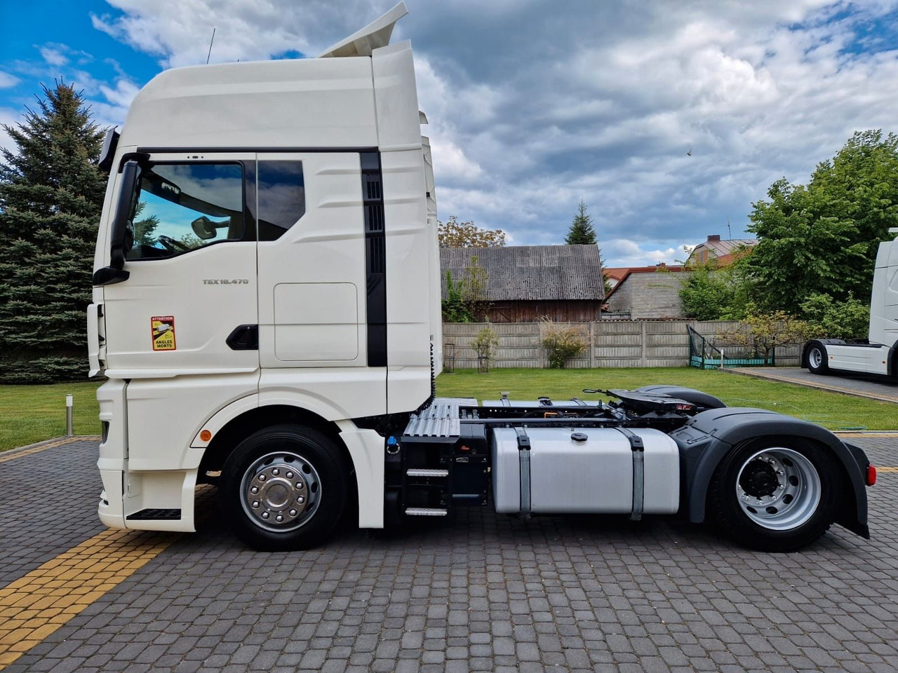 MAN TGX 18.470 / MEGA / XXL / LOWDECK / EURO 6 / - Cabeza tractora: foto 4 MAN TGX 18.470 / MEGA / XXL / LOWDECK / EURO 6 / - Cabeza tractora: foto 4
