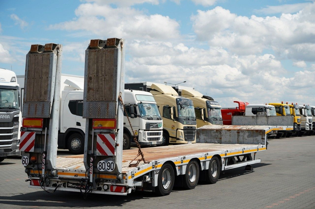 MAX TRAILLER NACZEPA LAWETA / NISKOPODWOZIOWA / 12, - Semirremolque góndola rebajadas: foto 5 MAX TRAILLER NACZEPA LAWETA / NISKOPODWOZIOWA / 12, - Semirremolque góndola rebajadas: foto 5