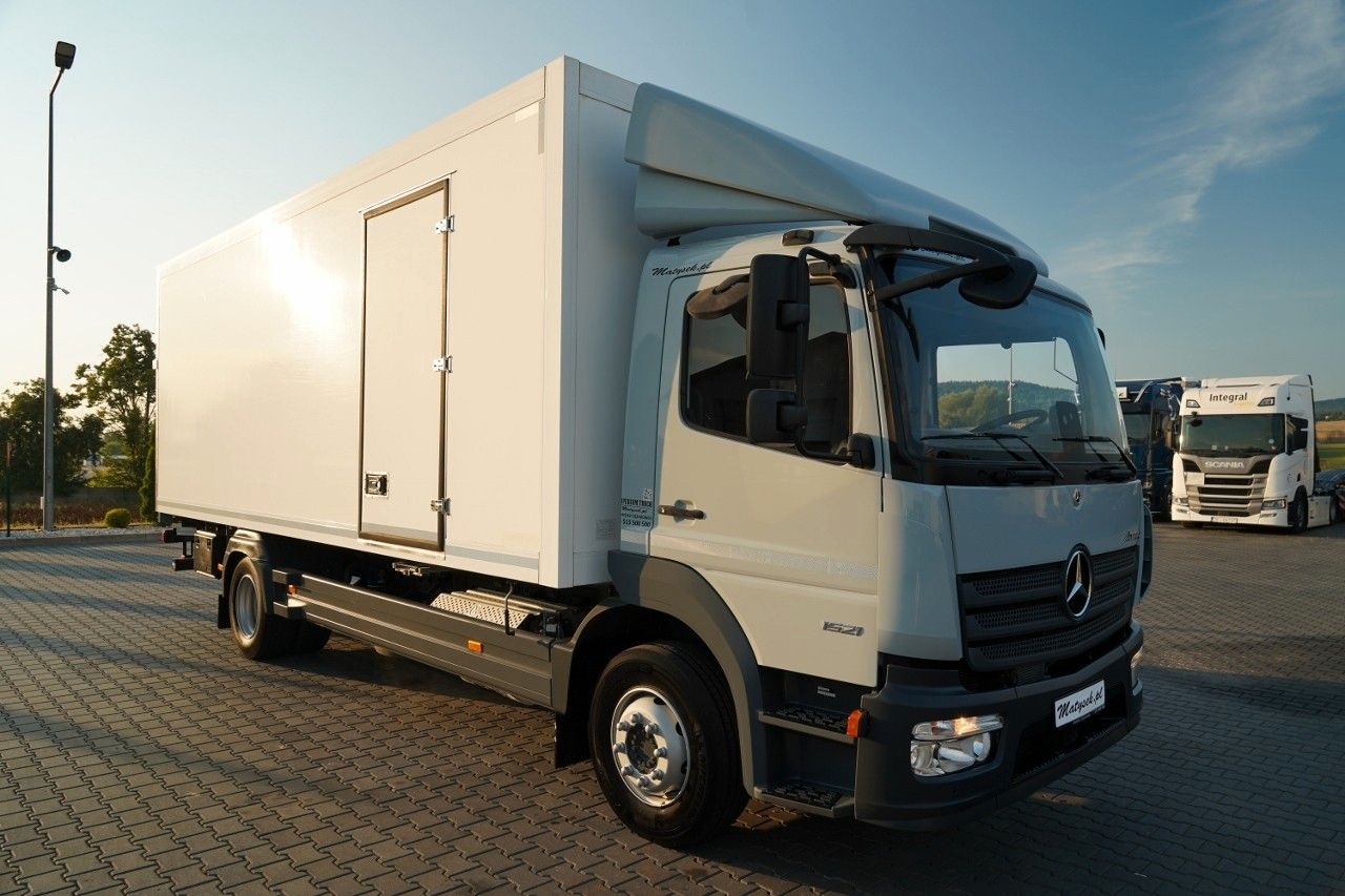 Mercedes-Benz ATEGO 1521 / IZOTERMA / KONTENER / WINDA BAR - - Furgoneta frigorifica: foto 2 Mercedes-Benz ATEGO 1521 / IZOTERMA / KONTENER / WINDA BAR - - Furgoneta frigorifica: foto 2
