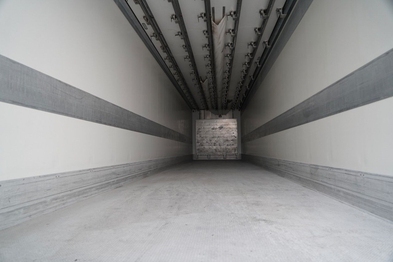 Semirremolque frigorífico Schmitz Cargobull CHŁODNIA / THERMO KING / HAKÓWKA / OŚ PODNOSZO: foto 15 Semirremolque frigorífico Schmitz Cargobull CHŁODNIA / THERMO KING / HAKÓWKA / OŚ PODNOSZO: foto 15