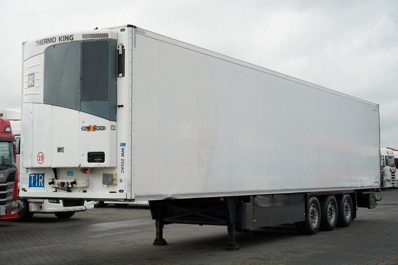 Schmitz Cargobull CHŁODNIA / THERMO KING SLX 300 / HAKÓWKA / HAKOW - Semirremolque frigorífico: foto 2 Schmitz Cargobull CHŁODNIA / THERMO KING SLX 300 / HAKÓWKA / HAKOW - Semirremolque frigorífico: foto 2