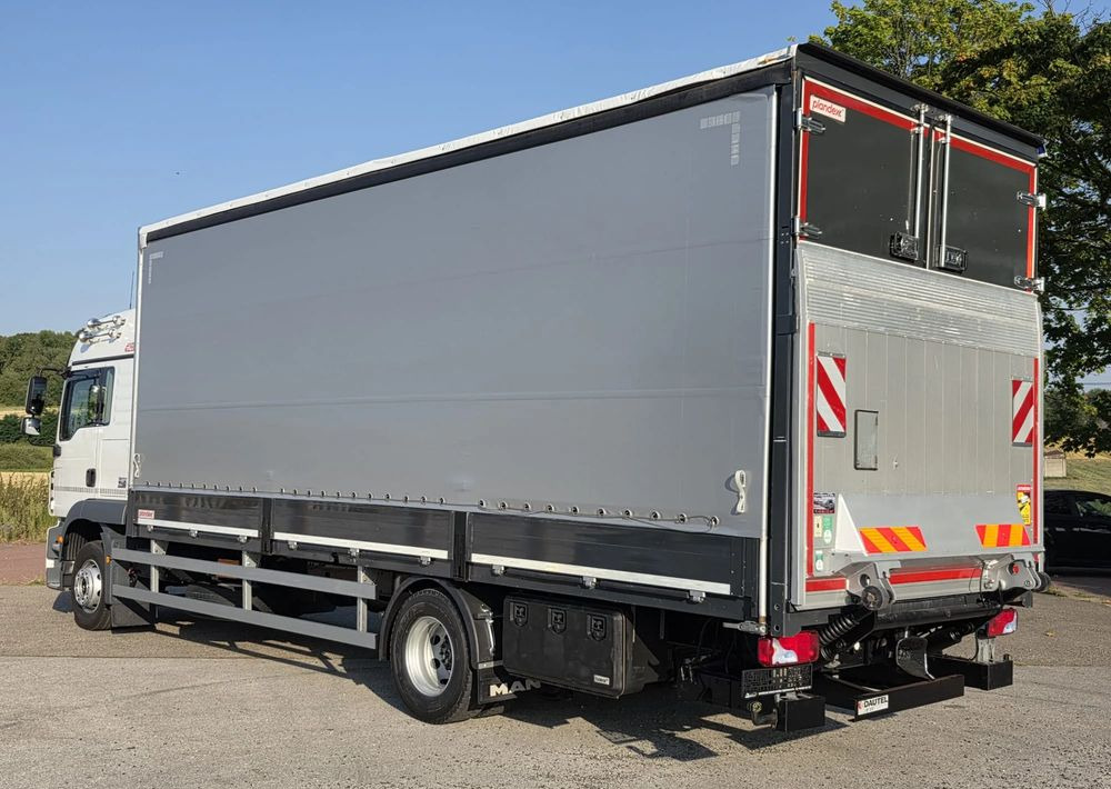 MAN TGM 15.290 / BURTO-FIRANKA / CAŁY NA PODUSZKACH /KLIMA POSTOJOWA / 2018R / NISKI PRZEBIEG / 18 PALET / E6 / JAK NOWY / WINDA / - Camión lona: foto 3 MAN TGM 15.290 / BURTO-FIRANKA / CAŁY NA PODUSZKACH /KLIMA POSTOJOWA / 2018R / NISKI PRZEBIEG / 18 PALET / E6 / JAK NOWY / WINDA / - Camión lona: foto 3