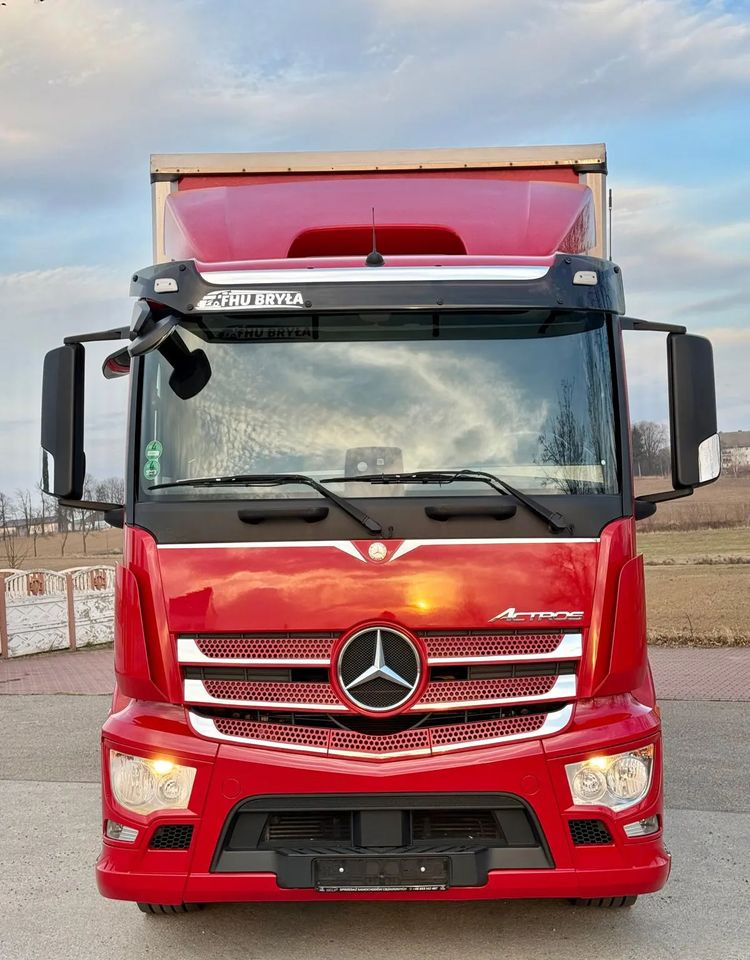 Mercedes-Benz ACTROS 1830/1827/1832/FIRANKA/WINDA/18 EUROPALET/AUTOMAT/Z NIEMIEC/2017/DUŻA ŁADOWNOŚĆ - Camión lona: foto 5 Mercedes-Benz ACTROS 1830/1827/1832/FIRANKA/WINDA/18 EUROPALET/AUTOMAT/Z NIEMIEC/2017/DUŻA ŁADOWNOŚĆ - Camión lona: foto 5