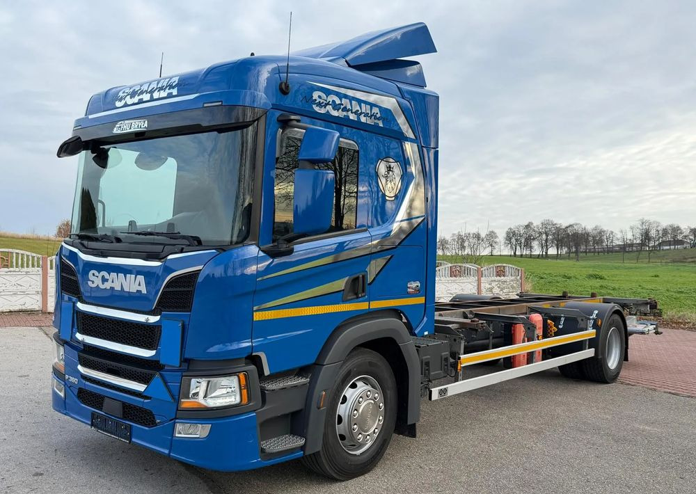Scania P360 / P410 / BDF / RAMA / FIRANKA / PEŁNA SYPIALKA / WINDA / E6 / CAŁA NA PODUSZKACH / ROZSTAW OSI 5.5M / LAWETA / DO ŻYWCA / DO BYDŁA / DO ZABUDOWY / SPROWADZONA - Camión chasis: foto 1 Scania P360 / P410 / BDF / RAMA / FIRANKA / PEŁNA SYPIALKA / WINDA / E6 / CAŁA NA PODUSZKACH / ROZSTAW OSI 5.5M / LAWETA / DO ŻYWCA / DO BYDŁA / DO ZABUDOWY / SPROWADZONA - Camión chasis: foto 1