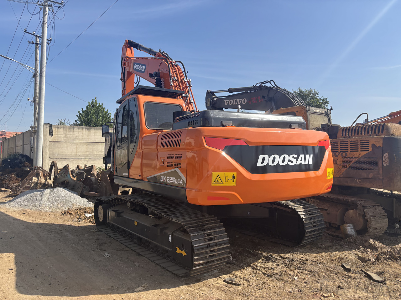 DOOSAN Korea imports doosan DX225 - Excavadora de cadenas: foto 2 DOOSAN Korea imports doosan DX225 - Excavadora de cadenas: foto 2