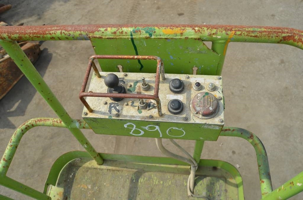 Aichi RV 041 - Plataforma de tijeras: foto 5 Aichi RV 041 - Plataforma de tijeras: foto 5