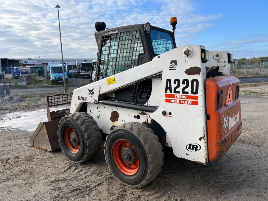 Bobcat A 220 - Minicargadora: foto 4 Bobcat A 220 - Minicargadora: foto 4
