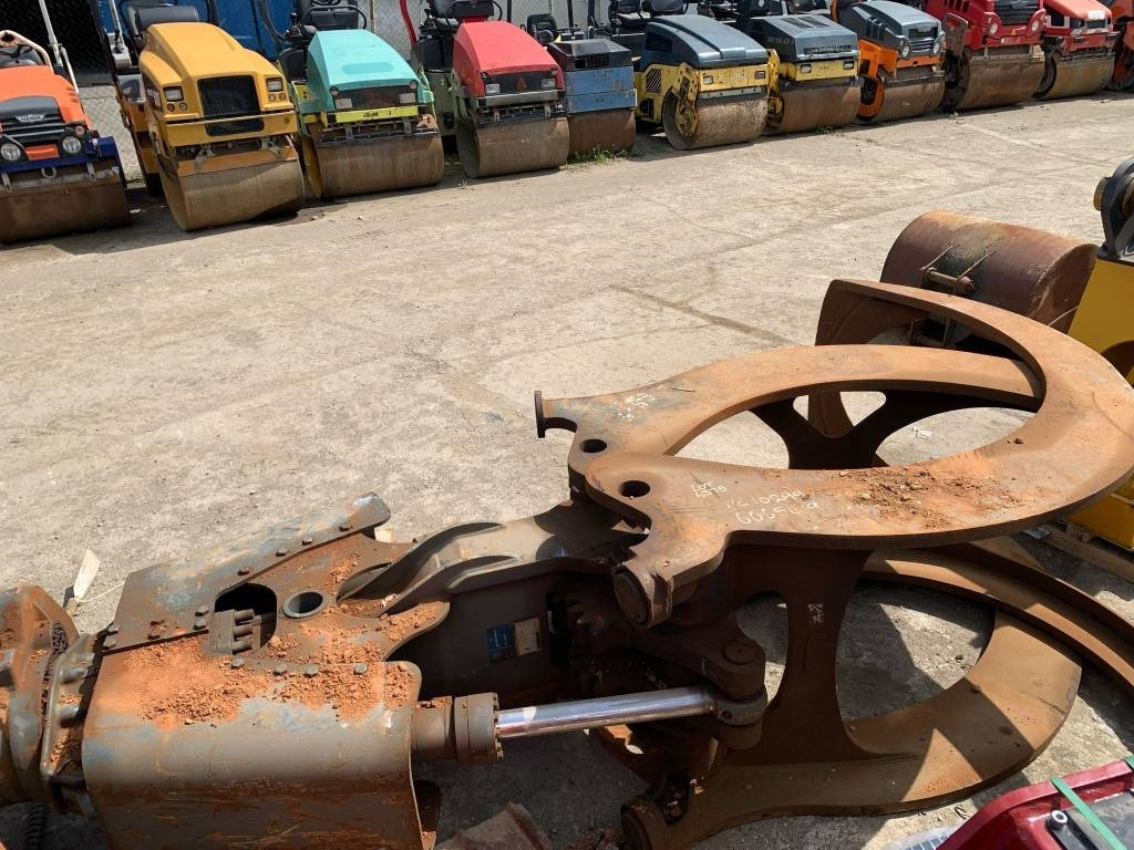 Liebherr GM 20RB WOOD GRAPLE - Pinza de manipulación para Maquinaria de construcción: foto 3 Liebherr GM 20RB WOOD GRAPLE - Pinza de manipulación para Maquinaria de construcción: foto 3