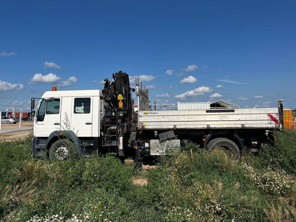 MAN LE 18.280 - Camión grúa: foto 2 MAN LE 18.280 - Camión grúa: foto 2