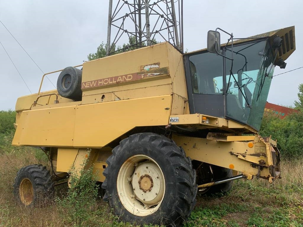 New Holland TX 32 - Cosechadora de granos: foto 2 New Holland TX 32 - Cosechadora de granos: foto 2