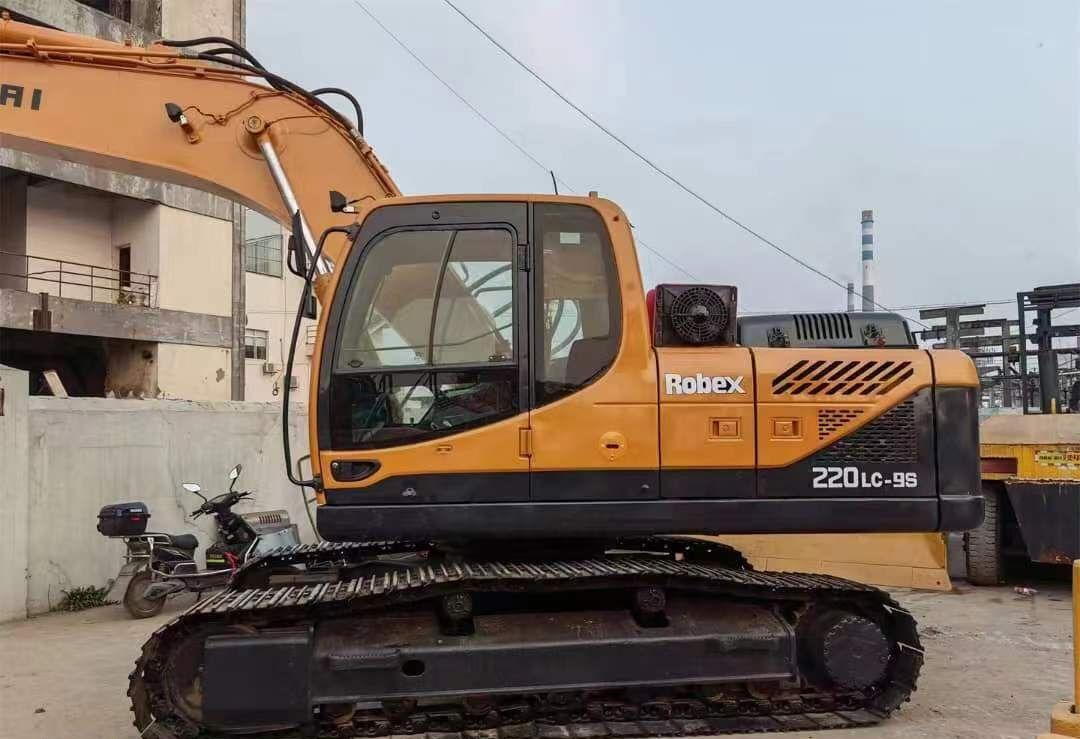 Hyundai R220LC-9S - Excavadora de cadenas: foto 4 Hyundai R220LC-9S - Excavadora de cadenas: foto 4