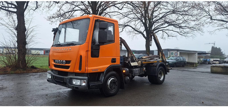 Iveco 80E18K 4x2 Absetzkipper - Camión portacontenedor de cadenas: foto 1 Iveco 80E18K 4x2 Absetzkipper - Camión portacontenedor de cadenas: foto 1