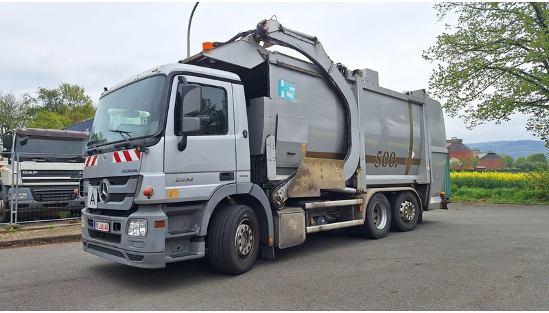 Mercedes-Benz 2532 Actros Überkopflader - Camión de basura: foto 1 Mercedes-Benz 2532 Actros Überkopflader - Camión de basura: foto 1