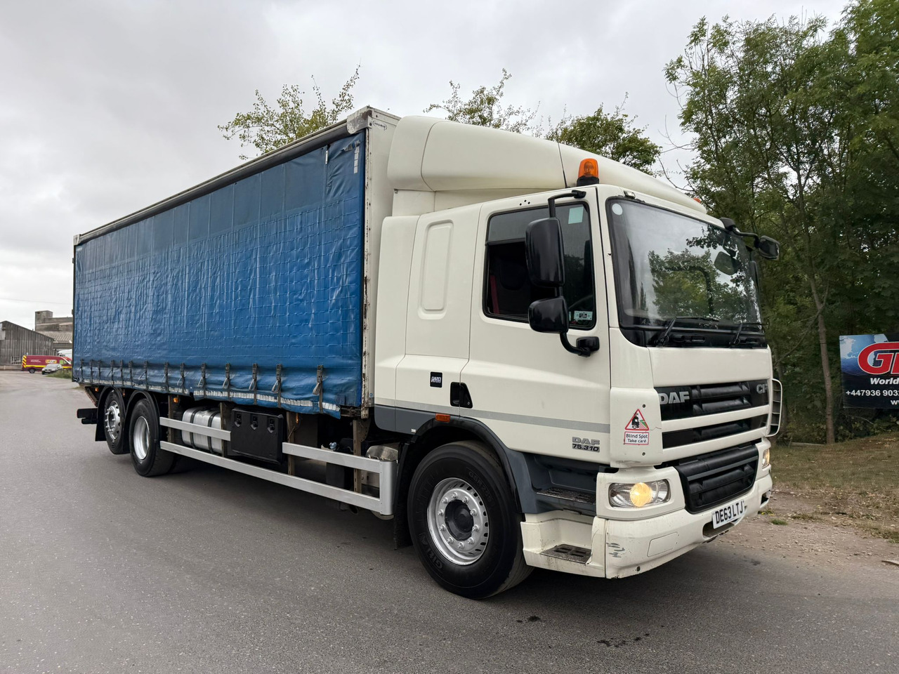 2013 DAF CF 75.310 Curtainside Truck - Camión lona: foto 4 2013 DAF CF 75.310 Curtainside Truck - Camión lona: foto 4