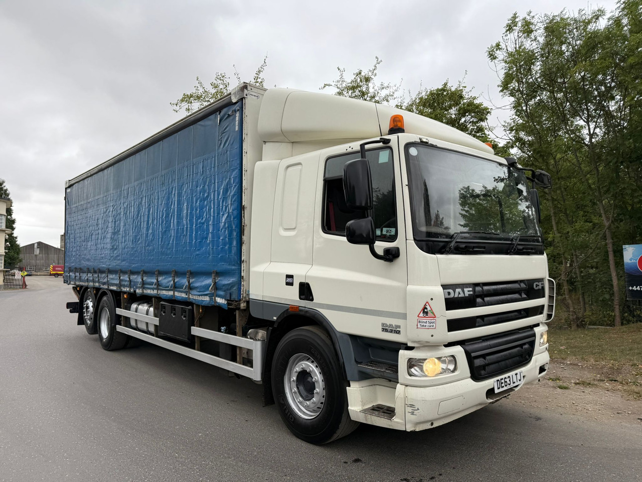 2013 DAF CF 75.310 Curtainside Truck - Camión lona: foto 2 2013 DAF CF 75.310 Curtainside Truck - Camión lona: foto 2