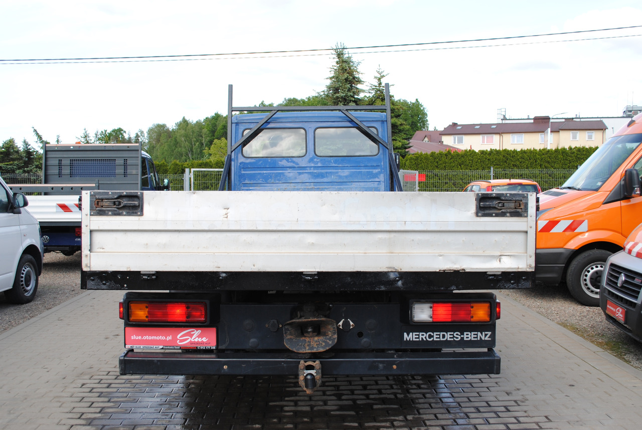 Mercedes-Benz 711D Doka Dubel Kabina Pritsche Doppelkabine - Camión caja abierta: foto 3 Mercedes-Benz 711D Doka Dubel Kabina Pritsche Doppelkabine - Camión caja abierta: foto 3