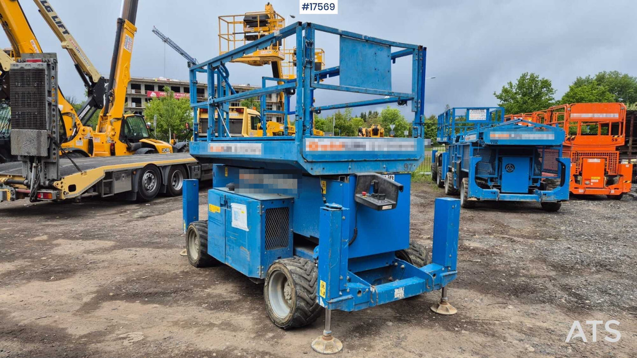 2014 Genie 4069 RT/ Podest spalinowy - Plataforma elevadora: foto 1 2014 Genie 4069 RT/ Podest spalinowy - Plataforma elevadora: foto 1