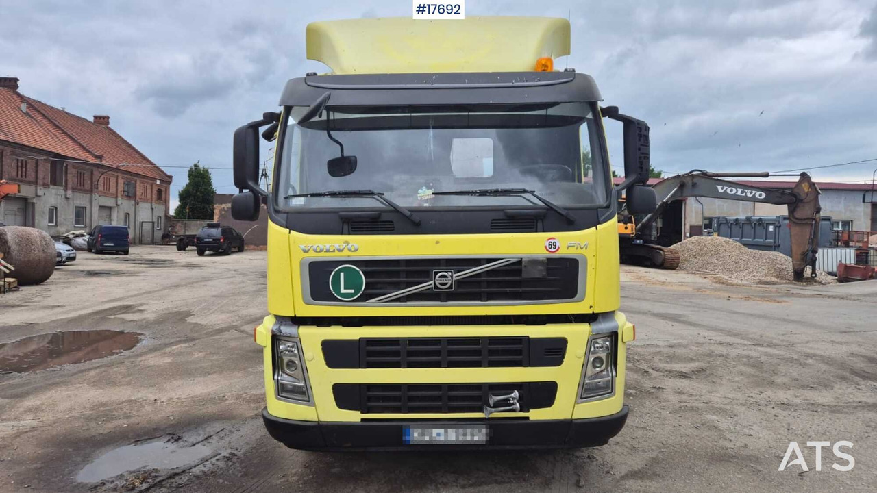 VOLVO FM 440 EURO 5 hooklift (2009) - Camión multibasculante: foto 2 VOLVO FM 440 EURO 5 hooklift (2009) - Camión multibasculante: foto 2