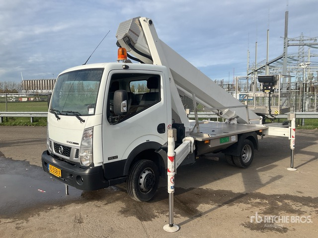 2015 Nissan Cabstar 2015 Palfinger P260B 230 kg Str ... Boom Truck - Camión con plataforma elevadora: foto 1 2015 Nissan Cabstar 2015 Palfinger P260B 230 kg Str ... Boom Truck - Camión con plataforma elevadora: foto 1
