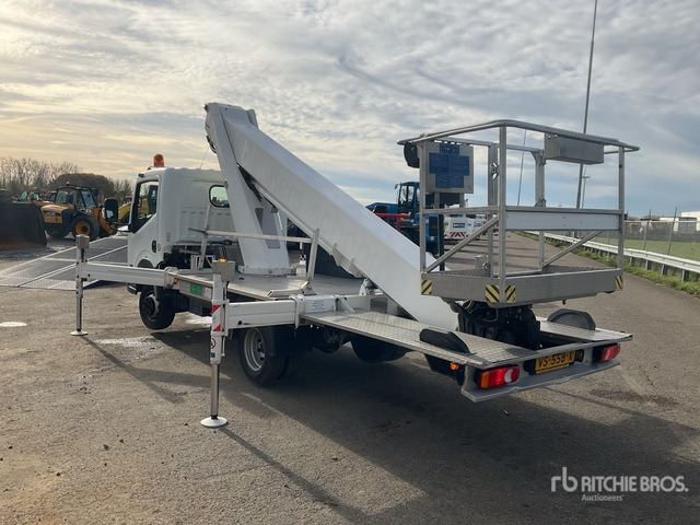 2015 Nissan Cabstar 2015 Palfinger P260B 230 kg Str ... Boom Truck - Camión con plataforma elevadora: foto 4 2015 Nissan Cabstar 2015 Palfinger P260B 230 kg Str ... Boom Truck - Camión con plataforma elevadora: foto 4