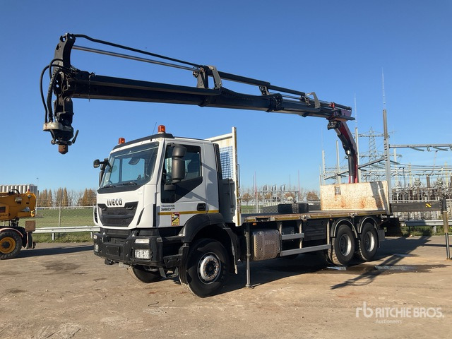 2017 Iveco AD860T 2017 Palfinger on 6x4 Flatbed Truck with Crane - Camión caja abierta, Camión grúa: foto 2 2017 Iveco AD860T 2017 Palfinger on 6x4 Flatbed Truck with Crane - Camión caja abierta, Camión grúa: foto 2
