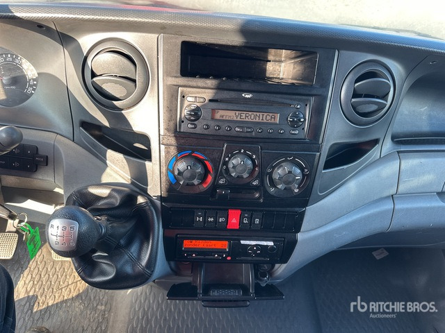 2010 Iveco 35C18 2WD Tractor - Cabeza tractora: foto 4 2010 Iveco 35C18 2WD Tractor - Cabeza tractora: foto 4