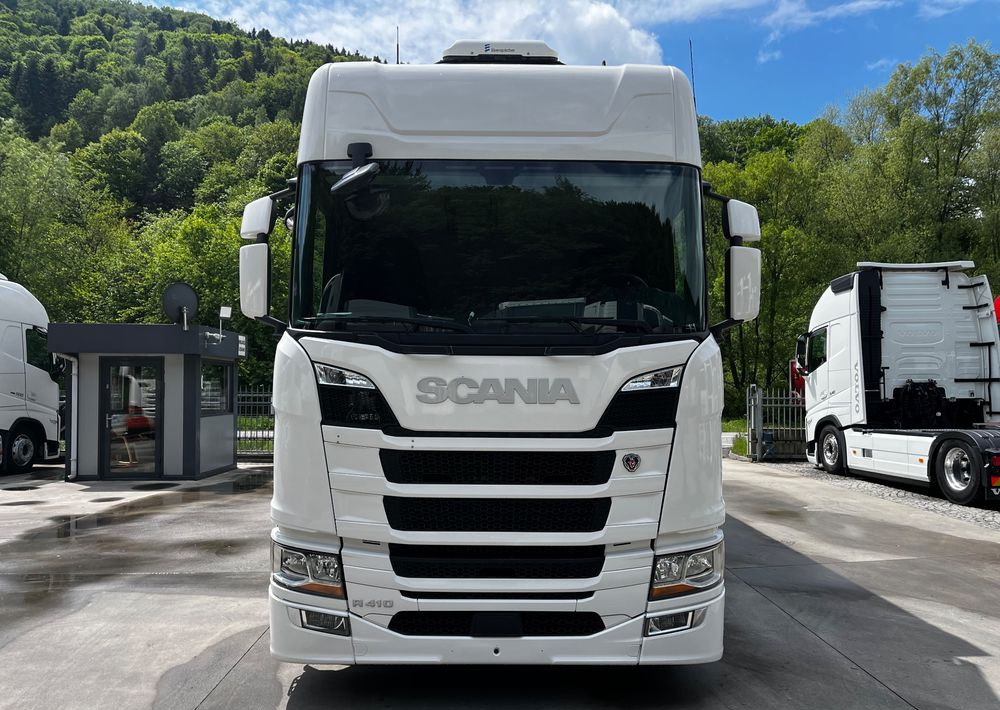 Scania R410 // 2018 Rok 6x2 // Retarder // Automat // Led // Navi // 77 // - Camión lona: foto 2 Scania R410 // 2018 Rok 6x2 // Retarder // Automat // Led // Navi // 77 // - Camión lona: foto 2