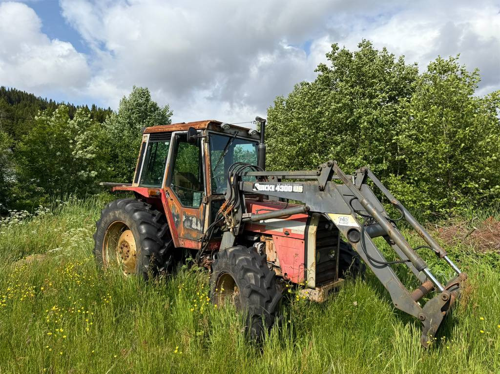 Massey Ferguson 675 - Tractor: foto 4 Massey Ferguson 675 - Tractor: foto 4