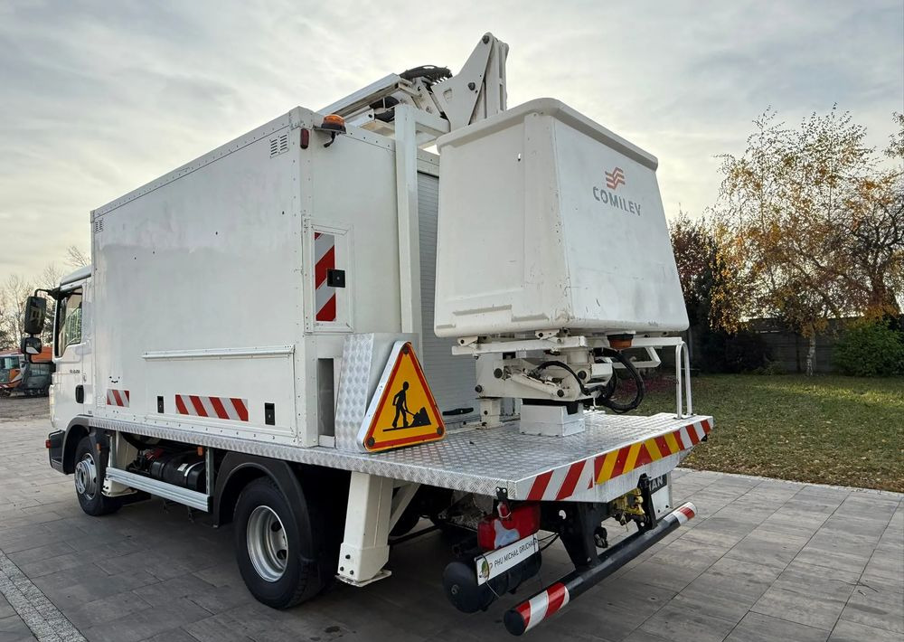 MAN TGL 12.250 - Camión con plataforma elevadora: foto 3 MAN TGL 12.250 - Camión con plataforma elevadora: foto 3