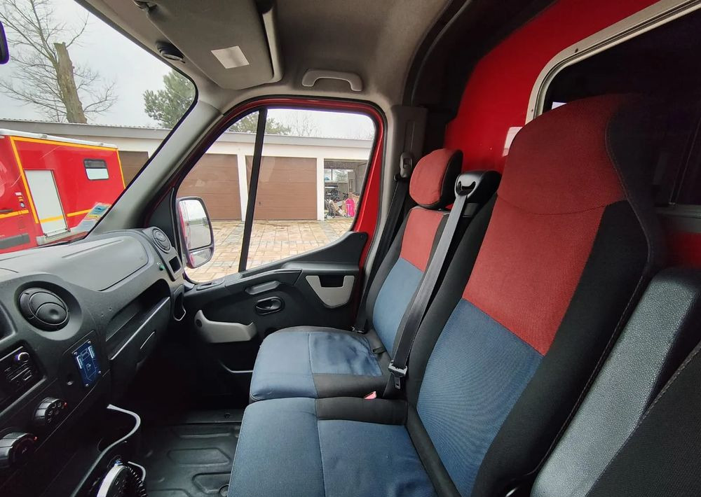 Ambulancia Renault Master: foto 11