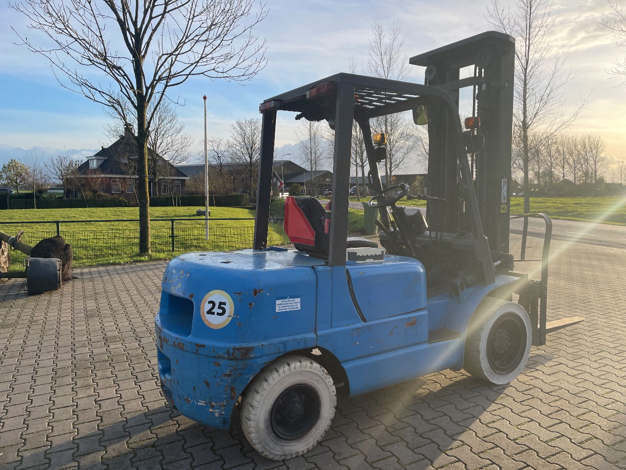 Nissan 3.5 tons diesel heftruck triplo 5.50m Hefhoogte 2000 uur - Carretilla elevadora: foto 3 Nissan 3.5 tons diesel heftruck triplo 5.50m Hefhoogte 2000 uur - Carretilla elevadora: foto 3