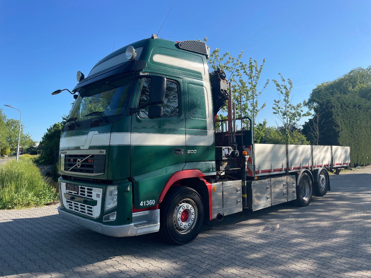 Volvo FH 13.500 HMF 2420 K5 crane, winch, and extendable deck - Camión grúa: foto 2 Volvo FH 13.500 HMF 2420 K5 crane, winch, and extendable deck - Camión grúa: foto 2