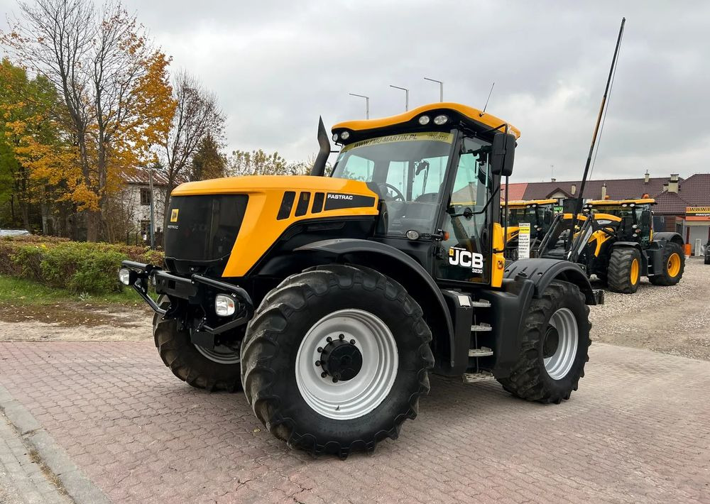 JCB Fastrac 3230 Sisu Xtra - Tractor: foto 1 JCB Fastrac 3230 Sisu Xtra - Tractor: foto 1