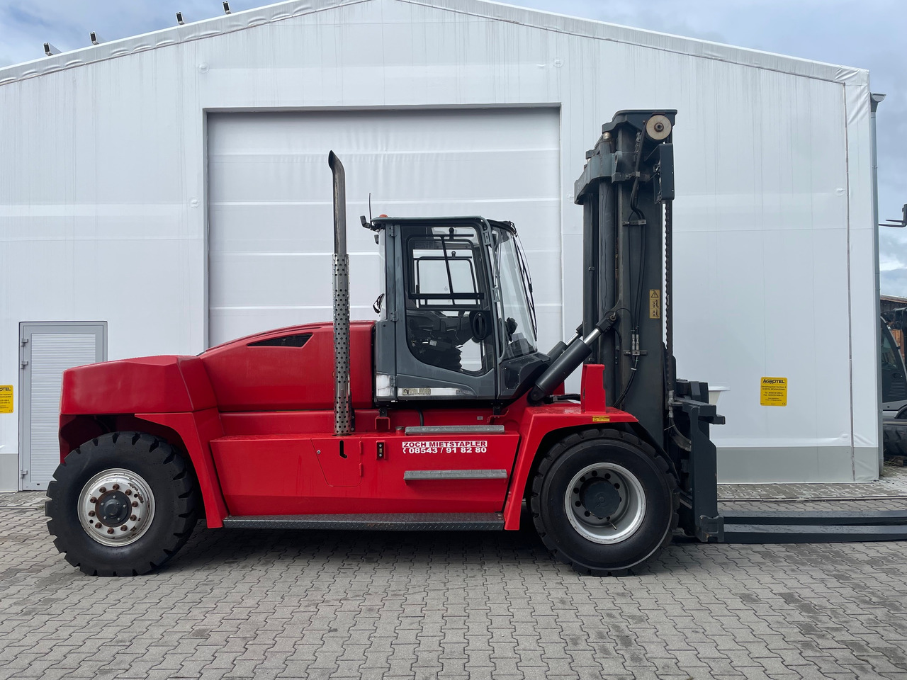Kalmar DCG160-12 - Carretilla para contenedores: foto 2 Kalmar DCG160-12 - Carretilla para contenedores: foto 2