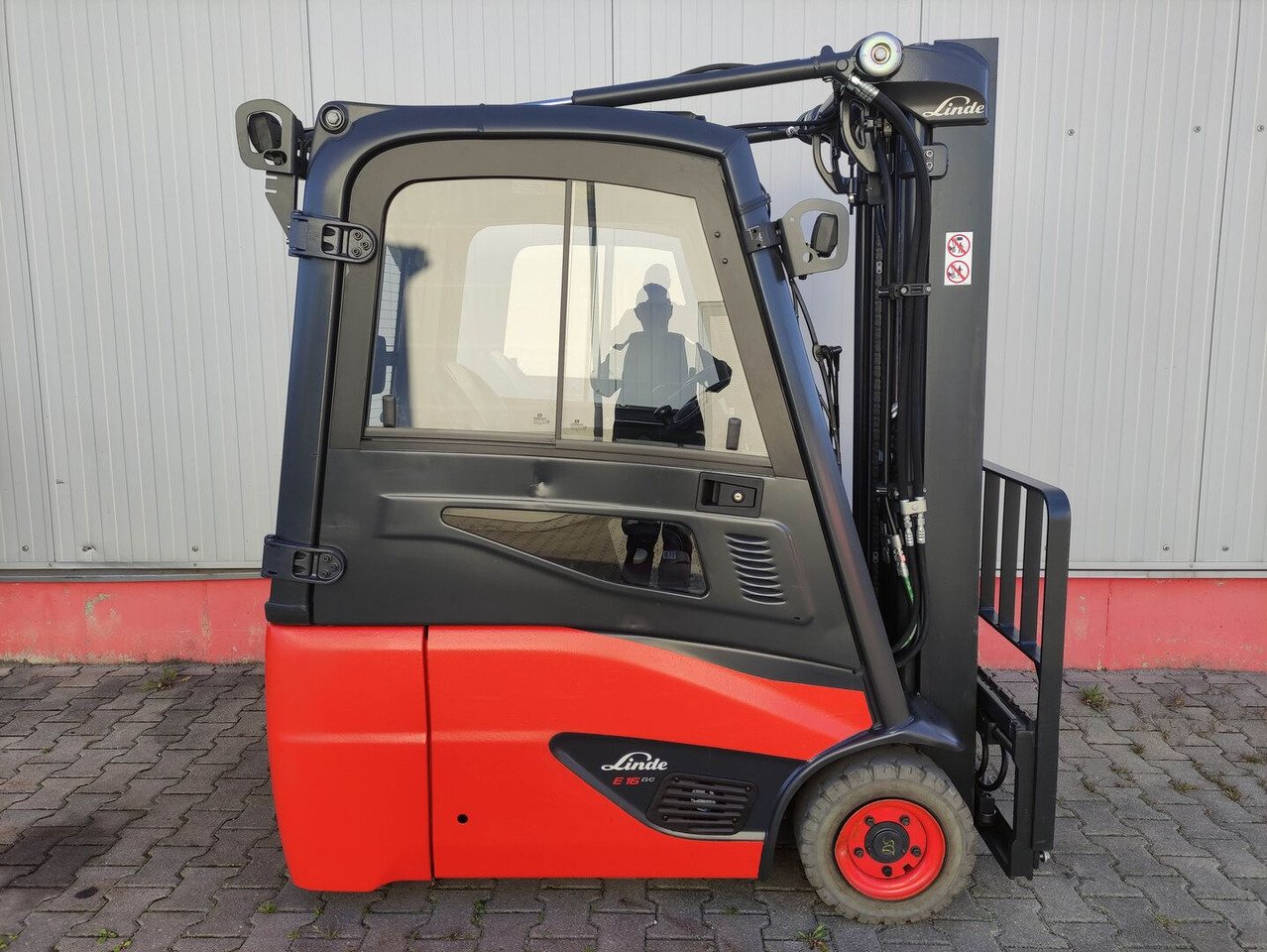Linde E16-02-386 EVO - Carretilla elevadora eléctrica: foto 2 Linde E16-02-386 EVO - Carretilla elevadora eléctrica: foto 2