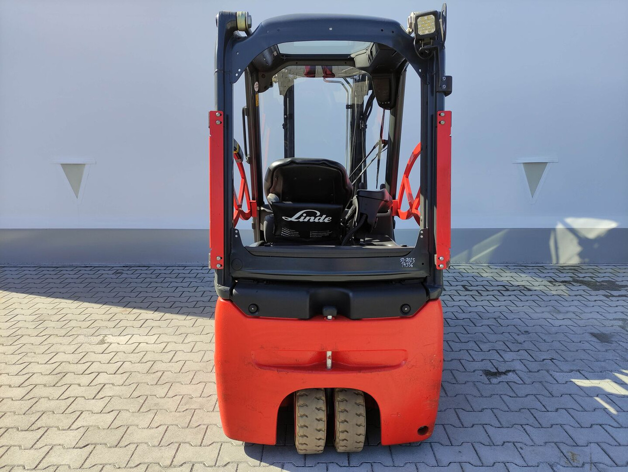 Linde E16-02-EVO-386 - Carretilla elevadora eléctrica: foto 4 Linde E16-02-EVO-386 - Carretilla elevadora eléctrica: foto 4