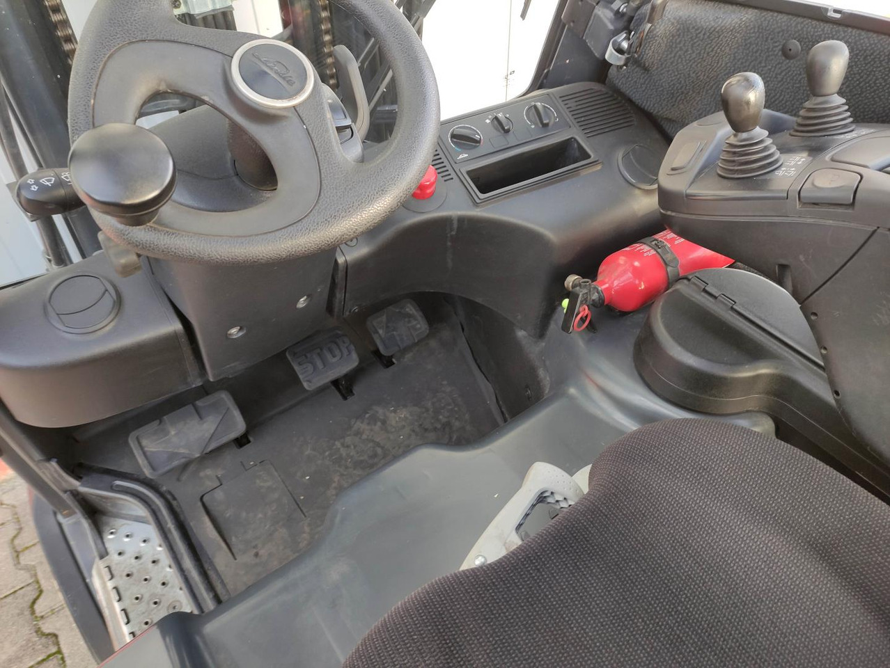 Linde E20PH-02-386-EVO - Carretilla elevadora eléctrica: foto 5 Linde E20PH-02-386-EVO - Carretilla elevadora eléctrica: foto 5