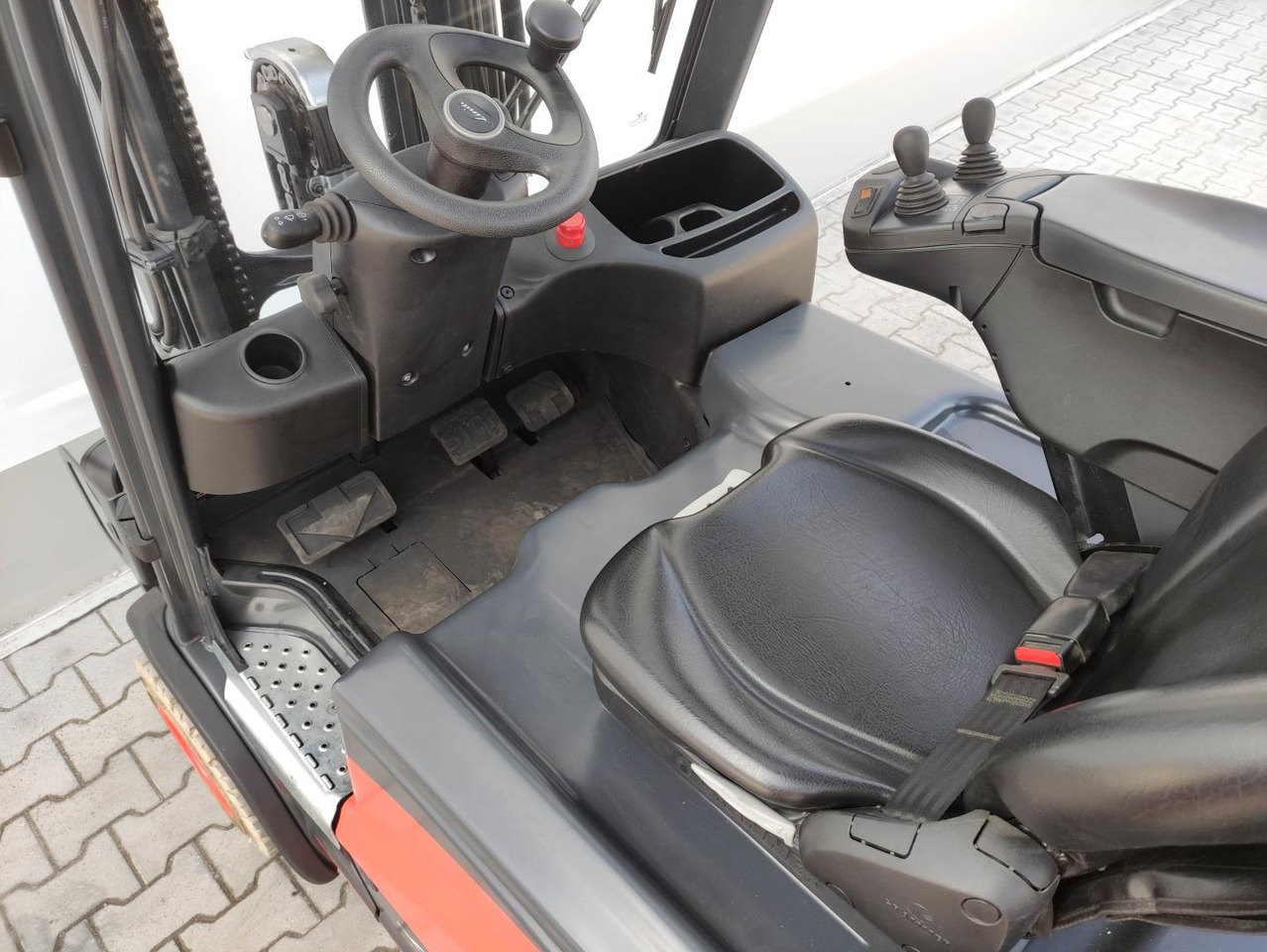 Linde E20PH-02-EVO-386 - Carretilla elevadora eléctrica: foto 5 Linde E20PH-02-EVO-386 - Carretilla elevadora eléctrica: foto 5