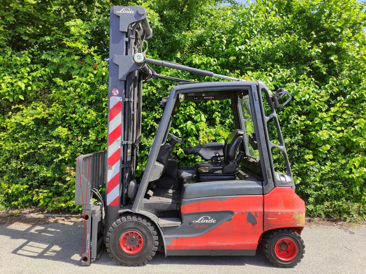 Linde E30-01-387 - Carretilla elevadora eléctrica: foto 1 Linde E30-01-387 - Carretilla elevadora eléctrica: foto 1