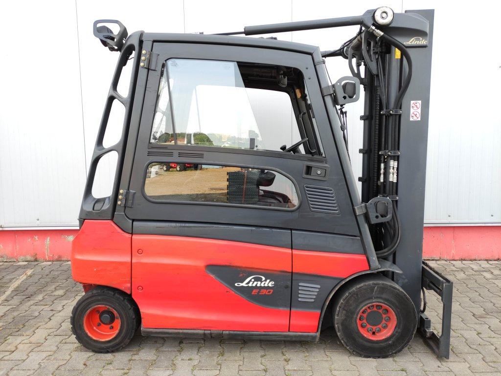 Linde E30L-01-387 - Carretilla elevadora eléctrica: foto 2 Linde E30L-01-387 - Carretilla elevadora eléctrica: foto 2