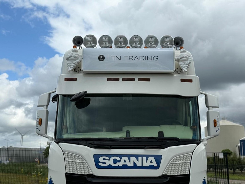 Cabeza tractora Scania R450 SHOW TRUCK, INTERIOR, STEERING, RETARDER, 570.000 KM.: foto 7 Cabeza tractora Scania R450 SHOW TRUCK, INTERIOR, STEERING, RETARDER, 570.000 KM.: foto 7