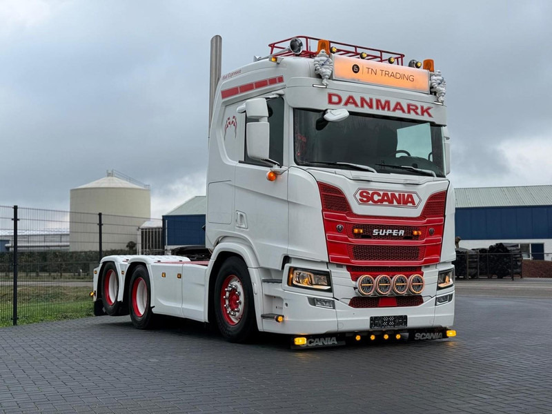 Scania R500 NGS SHOWTRUCK, 2.95WB, HYDRAULIEK, VOLLUCHT, OLD SCHOOL. - Cabeza tractora: foto 1 Scania R500 NGS SHOWTRUCK, 2.95WB, HYDRAULIEK, VOLLUCHT, OLD SCHOOL. - Cabeza tractora: foto 1